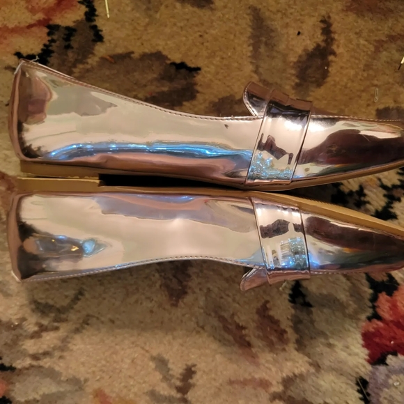 Metallic Pink Guess Flats - Picture 3 of 4